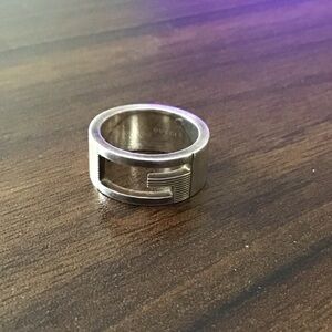 Gucci Silver 'G' Cutout Band Ring